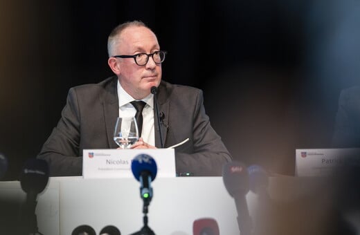 Ελβετία: Ο δήμαρχος του Crans-Montana παραδέχτηκε ότι το μπαρ δεν είχε ελεγχθεί τα τελευταία 5 χρόνια