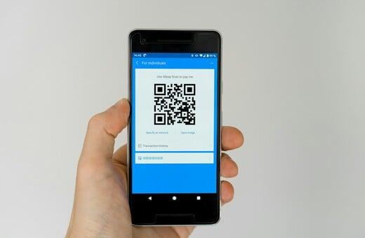 ΑΠΑΤΗ QR CODE