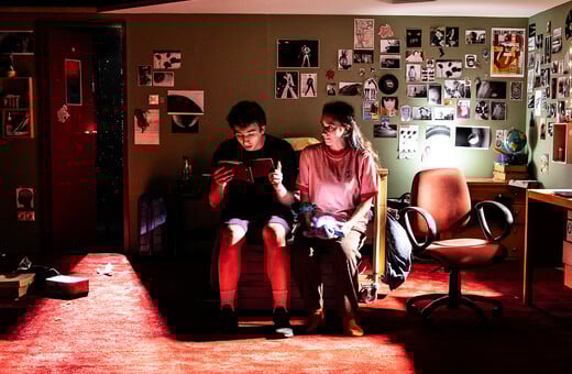 ΕΠΕΞ Ο κόσμος των εφήβων, αυτός ο άγνωστος 