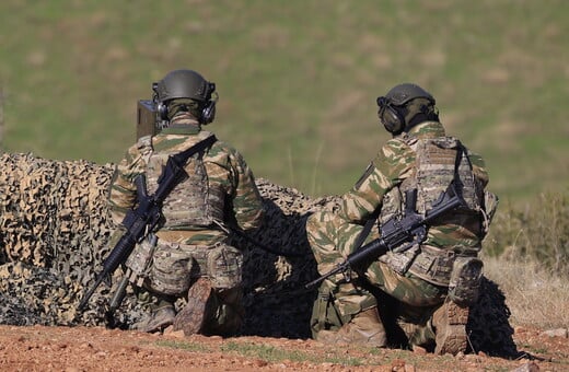 ΕΝΟΠΛΕΣ ΔΥΝΑΜΕΙΣ ΣΤΡΑΤΟΣ ΘΗΤΕΙΑ ΓΥΝΑΙΚΕΣ ΑΝΑΒΟΛΗ