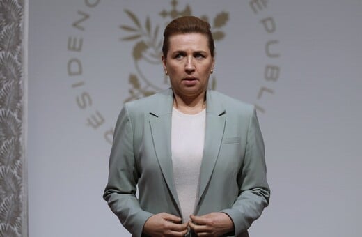 ΓΡΟΙΛΑΝΔΙΑ ΤΡΑΜΠ ΔΑΝΙΑ