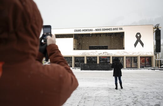 ΕΛΒΕΤΙΑ CRANS MONTANA ΝΕΚΡΟΙ CHARLIE HEBDO ΣΚΙΤΣΟ