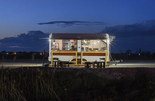 Εκτός έδρας