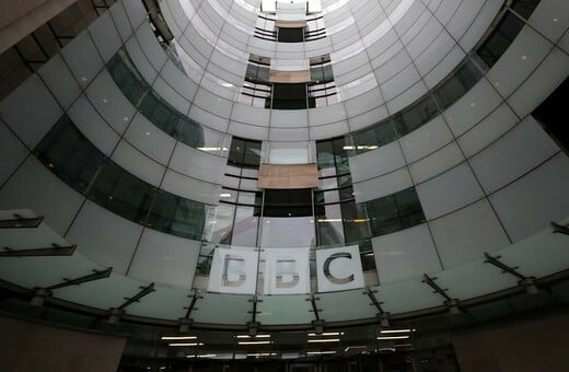 BBC κατά Τραμπ: Απαιτεί απόρριψη της αγωγής δυσφήμησης των 5 δισ. δολαρίων