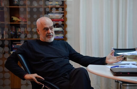 Έντι Ράμα: «Εσείς οι Έλληνες πιστεύετε ότι είστε οι κληρονόμοι του Πλάτωνα και του Αριστοτέλη, αλλά δεν είστε»