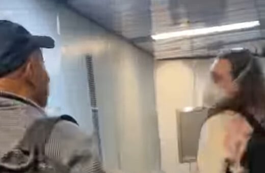 «Άντε γα@@σου»: Επεισόδιο μεταξύ πρώην δημάρχου της Νέας Υόρκης και πολίτη σε αεροδρόμιο