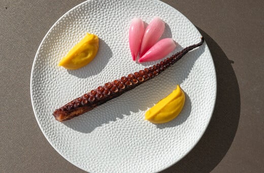 Στο Mylos της Γλυφάδας για ένα από τα καλύτερα ταρτάρ τόνου της πόλης