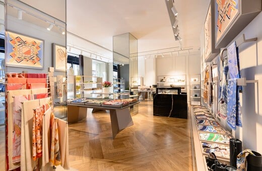 Η πολυτελής κομψότητα της VAKKO φέρνει αέρα Παρισιού στην καρδιά της Αθήνας