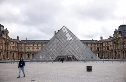 ΛΗΣΤΕΙΑ ΛΟΥΒΡΟ ΒΙΝΤΕΟ