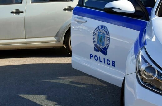 Ληστεία στο Μικρολίμανο: Εισέβαλε στο κατάστημα με μπαλτά και απέσπασε 12.000 ευρώ