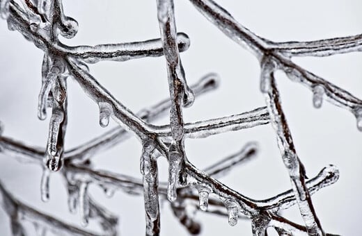 Καιρός: Ξεροβόρι και τσουχτερό κρύο μέχρι την Τρίτη - Βροχές και ισχυροί άνεμοι σήμερα