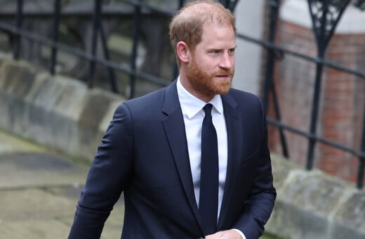 «Αισθάνεται σίγουρος»: Στη Βρετανία για τη νομική μάχη με τη Daily Mail ο πρίγκιπας Χάρι 