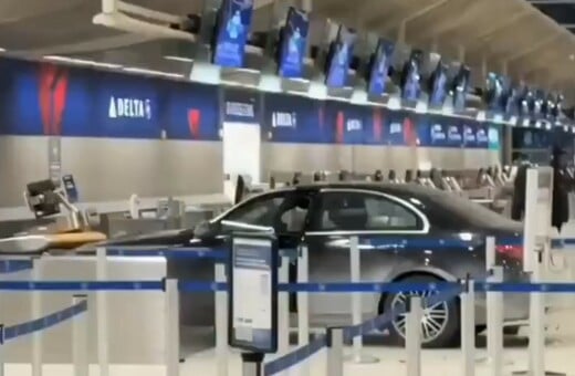 ΗΠΑ ΣΥΓΚΡΟΥΣΗ ΑΥΤΟΚΙΝΗΤΟ ΑΕΡΟΔΡΟΜΙΟ