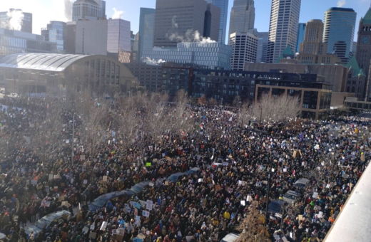 ΗΠΑ: Χιλιάδες κόσμου στους δρόμους της Μινεσότα για να διαδηλώσουν κατά της ICE