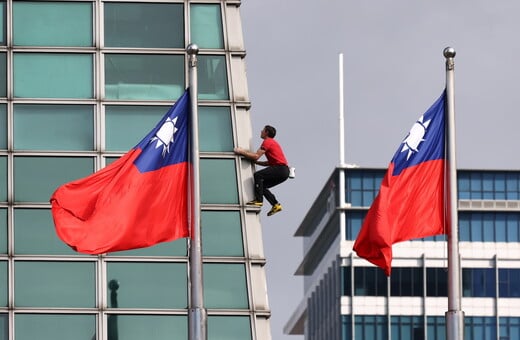 Ο Alex Honnold ολοκλήρωσε με επιτυχία την ελεύθερη αναρρίχηση σε ουρανοξύστη ύψους 508 μέτρων