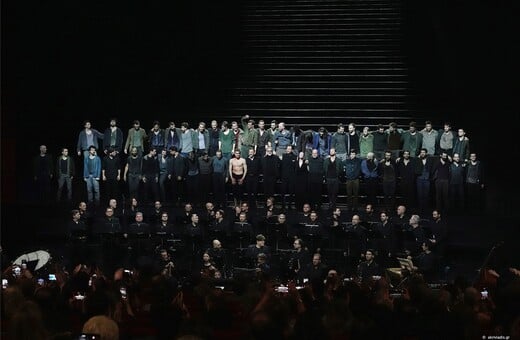 Το «Ρέκβιεμ για το Τέλος του Έρωτα» αποθεωθηκε από κοινό και κριτικούς