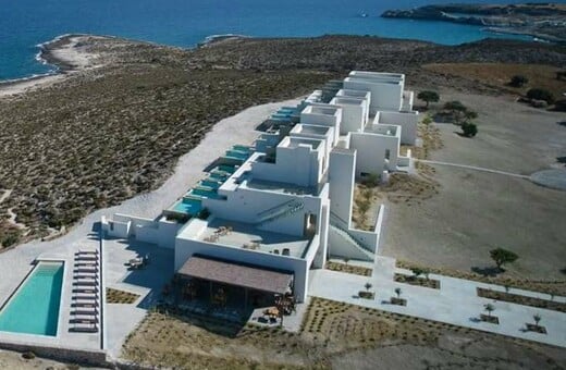 V Tourism: Η απάντηση για την λειτουργία και την επέκταση του ξενοδοχείου Domes White Coast Milos στον Μύτακα Μήλου