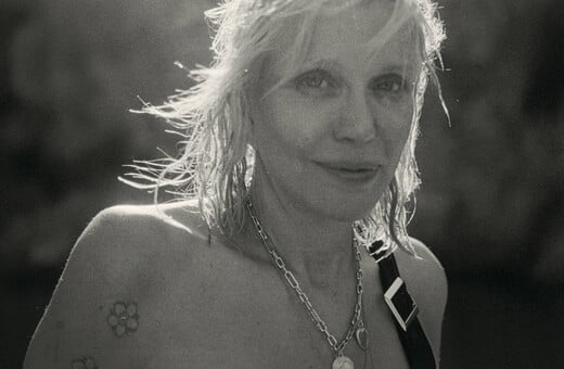 «Αν θέλεις να ρίξεις πυρηνική βόμβα στη ζωή σου, δοκίμασε κρακ»: Η επιστροφή της Κόρτνεϊ Λαβ 