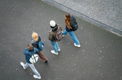 ΓΑΛΛΙΑ ΑΝΗΛΙΚΟΙ SOCIAL MEDIA