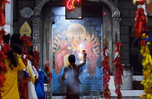 ΕΠΕΞ Βιώνοντας τα μυστήρια της Ανατολής στην ιερή Καταραγκάμα (Σρι Λάνκα)