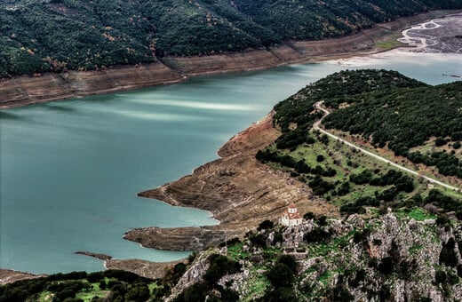 Λίμνη Μόρνου: Θεαματική άνοδος της στάθμης του νερού από τον Νοέμβριο 