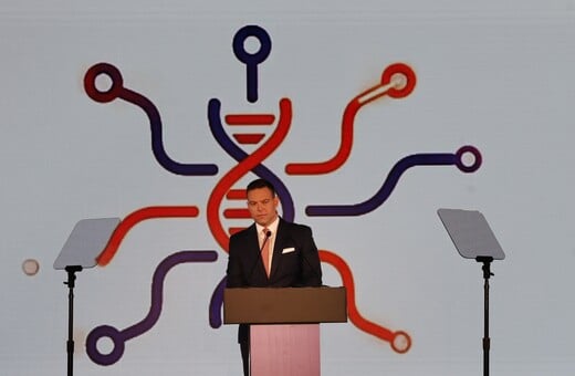 ΣΤΕΦΑΝΟΣ ΚΑΣΣΕΛΑΚΗΣ ΚΟΜΜΑ ΝΕΟ ΟΝΟΜΑ