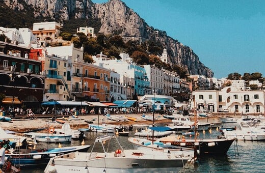 ΚΑΠΡΙ ΜΕΤΡΑ ΙΤΑΛΙΑ ΤΟΥΡΙΣΤΕΣ