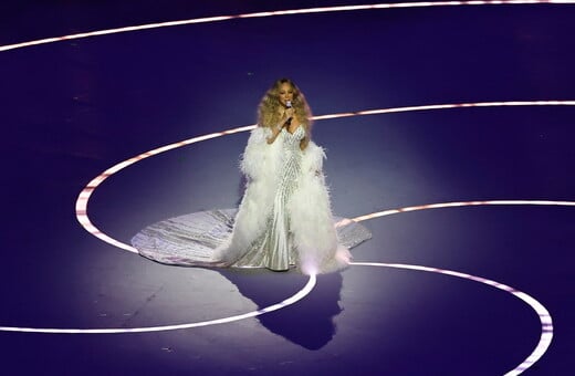 ΜΑΡΑΙΑ ΚΑΡΕΙ ΜΙΛΑΝΟ LIP SYNC