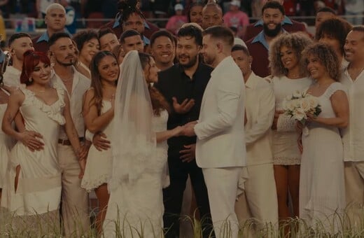 Super Bowl: Ο Bad Bunny έγινε μάρτυρας ενός γάμου που τελέστηκε επάνω στη σκήνη 