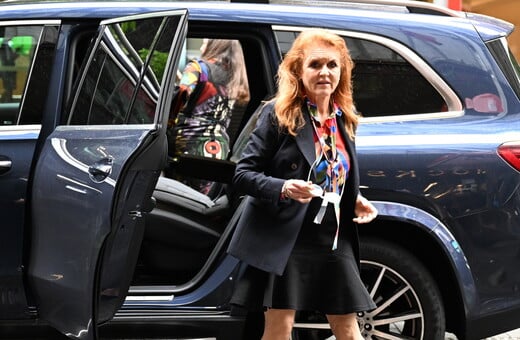 ΣΑΡΑ ΦΕΡΓΚΙΟΥΣΟΝ ΤΖΕΦΡΙ ΕΠΣΤΑΪΝ 