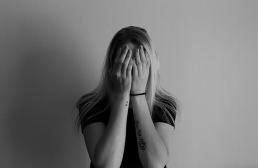 ΚΥΨΕΛΗ ΒΙΑΣΜΟΣ ΓΥΝΑΙΚΑ ΑΜΕΑ