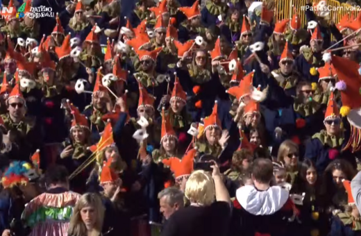 Πατρινό Καρναβάλι: Πάνω από 50.000 καρναβαλιστές στη μεγάλη παρέλαση