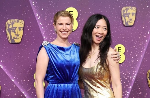 Οι σταρ στο κόκκινο χαλί των Baftas 2026: Πολ Μασκάλ, Λεονάρντο ντι Κάπριο, Τζέσι Μπάκλεϊ κ.α.