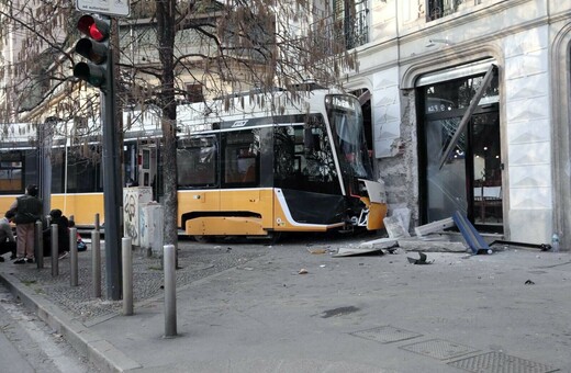 ΜΙΛΑΝΟ ΕΚΤΡΟΧΙΑΣΜΟΣ ΤΡΑΜ ΝΕΚΡΟΣ ΤΡΑΥΜΑΤΙΕΣ