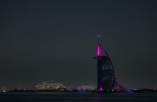 ΝΤΟΥΜΠΑΙ ΕΛΛΗΝΕΣ ΜΑΡΤΥΡΙΑ