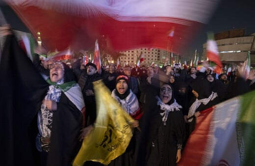 Ποιο θα είναι το μέλλον του πολύπαθου ιρανικού λαού;