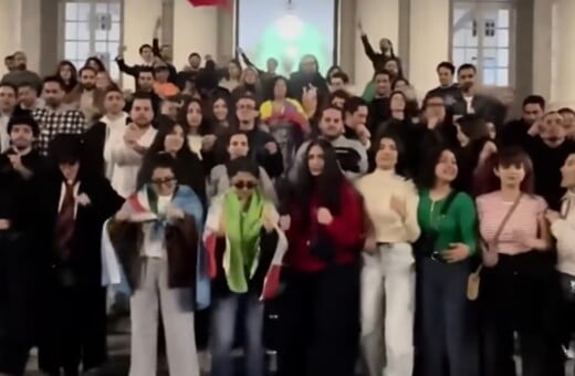 ΙΡΑΝΟΙ ΧΟΡΟΣ ΤΡΑΜΠ ΠΑΝΗΓΥΡΙΣΜΟΙ ΝΕΚΡΟΣ ΧΑΜΕΝΕΙ