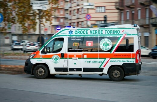 ΙΤΑΛΙΑ ΑΣΘΕΝΟΦΟΡΟ ΟΔΗΓΟΣ 