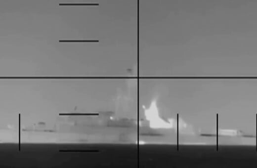 ΗΠΑ: Βίντεο από τη στιγμή που το αμερικανικό υποβρύχιο τορπιλίζει την ιρανική φρεγάτα