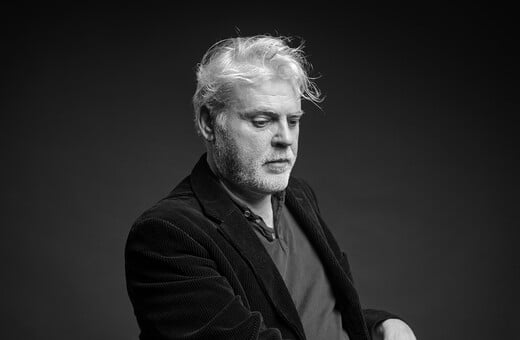 «Eίναι βαρετό ν’ ακούς για τα παιδικά χρόνια κάποιου;» 