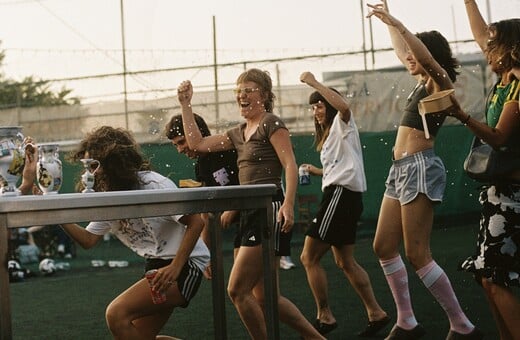 Ο τρυφερός, αναλογικός κόσμος της Ληλένας Μαρίνου