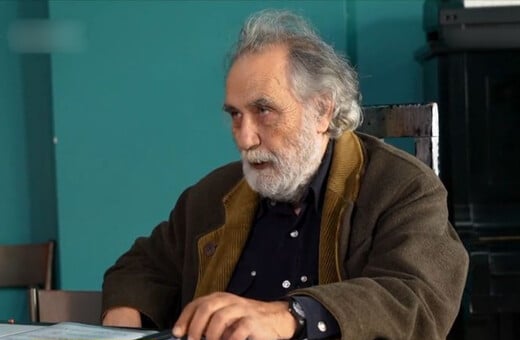 Κώστας Αρζόγλου: «Στην Έλλη Λαμπέτη έλαχε να μου ανακοινώσει ότι η μάνα μου είχε πνιγεί»