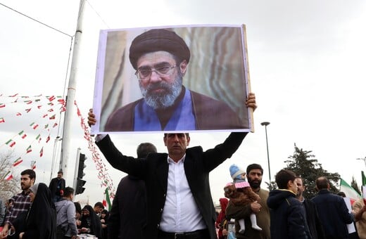 ΙΡΑΝ ΜΟΤΖΤΑΜΠΑ ΧΑΜΕΝΕΙ ΑΛΙ ΧΑΜΕΝΕΙ