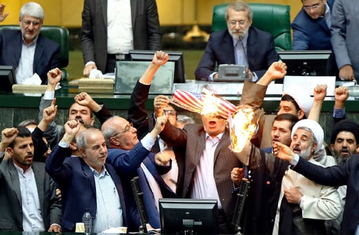 Ο πόλεμος ενάντια στην Ισλαμική Δημοκρατία. "Τα στεγνά και τα υγρά καίγονται μαζί"