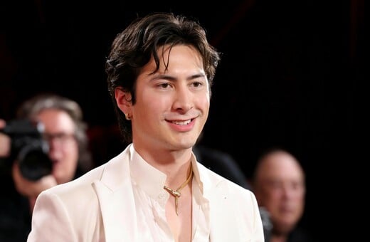 Από το Heated Rivalry στο Dolby Theatre: ο Hudson Williams πάει Οσκαρ