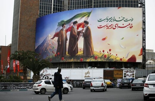 ΜΟΤΖΑΜΠΑ ΧΑΜΕΝΕΙ ΙΡΑΝ ΟΜΙΛΙΑ