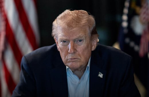 Τραμπ: «Καταστρέψαμε κάθε στρατιωτικό στόχο στο "στολίδι" του Ιράν, το νησί Καργκ»