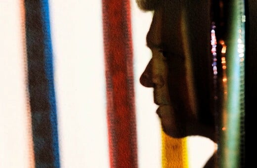 Ο Πέδρο Αλμοδόβαρ πιο γυμνός από ποτέ