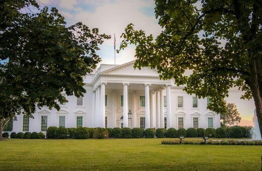 ΧΡΙΣΤΟΦΟΡΟΣ ΚΟΛΟΜΒΟΣ ΑΓΑΛΜΑ ΝΤΟΝΑΛΝΤ ΤΡΑΜΠ ΛΕΥΚΟΣ ΟΙΚΟΣ