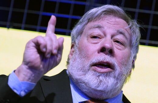 ΣΤΙΒ ΒΟΖΝΙΑΚ APPLE AI